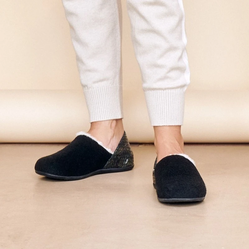 Strive Sofia Black Women's Orthopaedic Slippers 6 Strive Sofia Black Women's Orthopaedic Slippers - Image 4